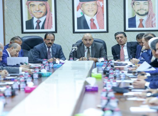 رئيس مجلس النواب: نتعامل مع جميع مشاريع القوانين بروح المسؤولية الوطنية