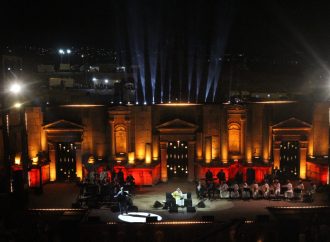 عبادي الجوهر يطرب جمهور جرش في أول ظهور له في مهرجان جرش