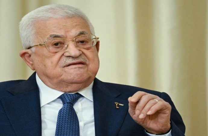عبّاس يطالب بتدخل دولي عاجل لوقف إرهاب المستوطنين