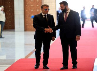 ماكرون: فرنسا مستعدة للمساهمة في إعادة بناء اقتصاد سوريا