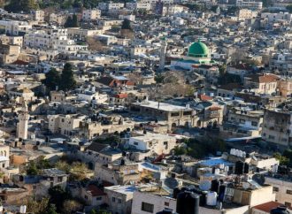 مستوطنون يحرقون مسجدا قيد الإنشاء في قصرة جنوبي نابلس