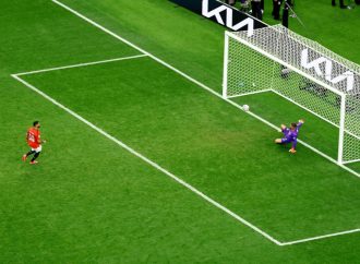 مصر تقصي أستراليا وتتأهل إلى دور الـ16 في كأس العالم