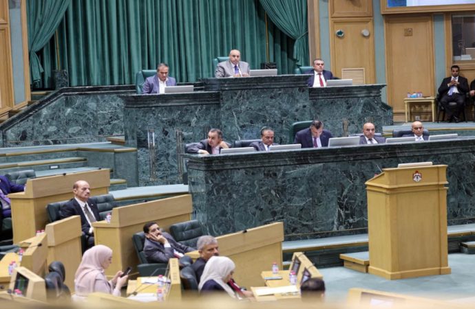 “النواب” يشرع بمناقشة مشروع قانون الإدارة المحلية
