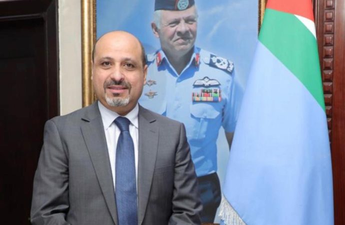 الخريشا  بعد مسيرة ثلاثون عاما كانت وسام شرف على صدري .