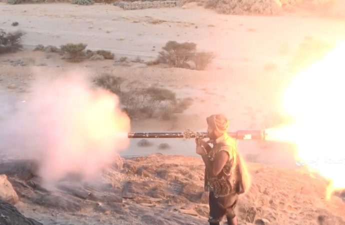 مقتل 38 من القوات الحكومية اليمنية بهجمات صاروخية شنها الحوثيون
