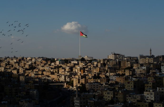 طقس صيفي اعتيادي الجمعة وارتفاع على درجات الحرارة الأحد