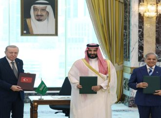 السعودية وتركيا وباكستان توقع اتفاقا دفاعيا بعد مفاوضات استمرت عاما