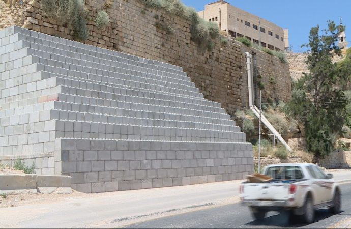 الحكومة: إنفاق 1.5 مليون دينار إضافية لمعالجة بؤر تصريف مياه الأمطار بالكرك