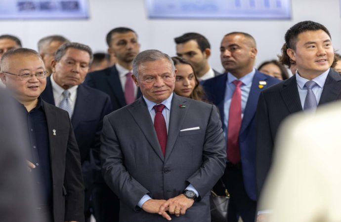 الملك يؤكد أهمية التعاون بين شركة صينية للروبوتات والجامعات والمؤسسات الأردنية