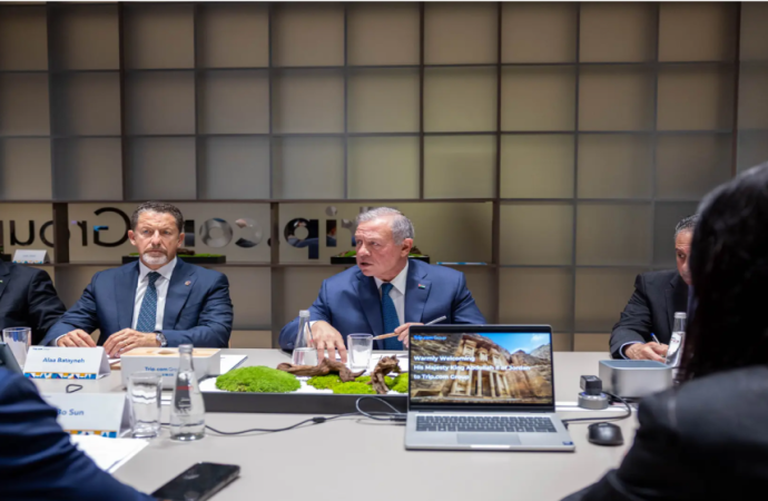الملك يؤكد أهمية زيادة أعداد السياح الصينيين القادمين إلى الأردن