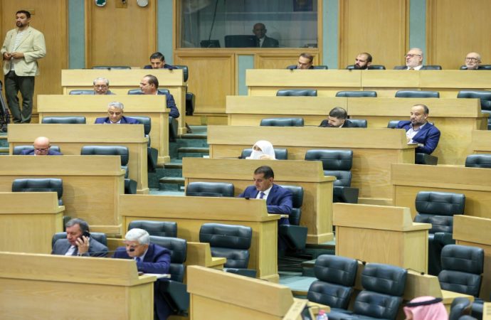 النواب يقر تشكيل مجالس المحافظات بشخصية اعتبارية واستقلال مالي وإداري