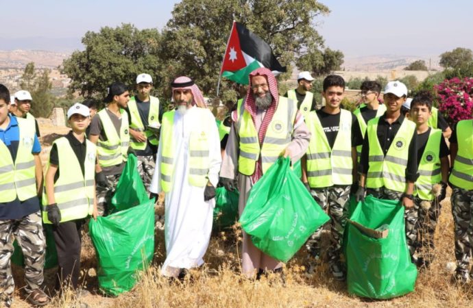 وزارة الأوقاف تنفذ حملة بيئية شاملة في منطقة تل القمر
