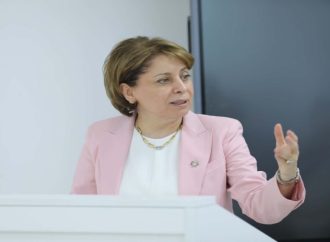 البلبيسي: الذكاء الاصطناعي يغيّر عمل الحكومات ويستدعي تأهيل الموظفين