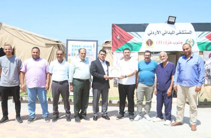 بحث التعاون بين المستشفى الميداني الأردني جنوب غزة/11 والمستشفى الكويتي التخصصي