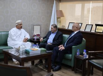 السفير العُماني يطلع على إنجازات “البوتاس العربية” ومشاريعها التوسعية
