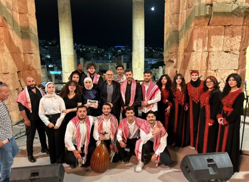 فرقة عمان الأهلية تتألّق وسط جمهور حاشد بمهرجان جرش