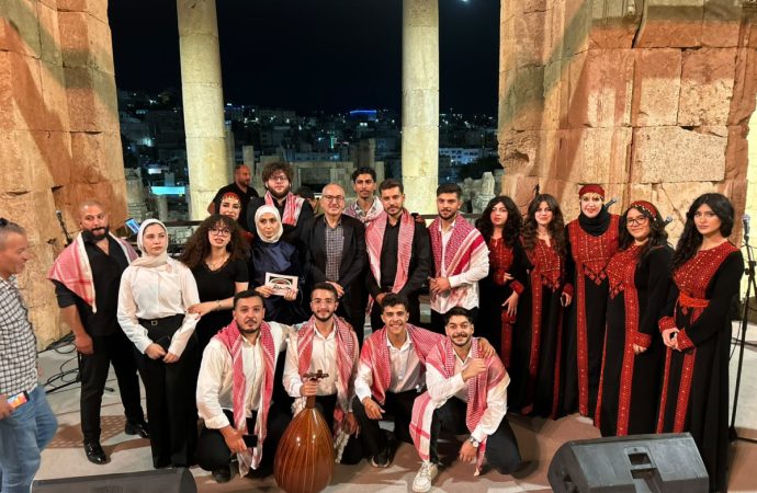 فرقة عمان الأهلية تتألّق وسط جمهور حاشد بمهرجان جرش
