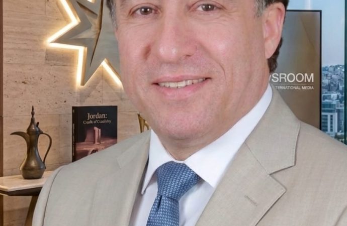 الحسين.. يدٌ تمتد بالعطاء وقلبٌ ينبض بالإنسانية