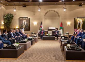 الملك يحذر من خطورة استغلال اضطرابات المنطقة لفرض واقع جديد في القدس