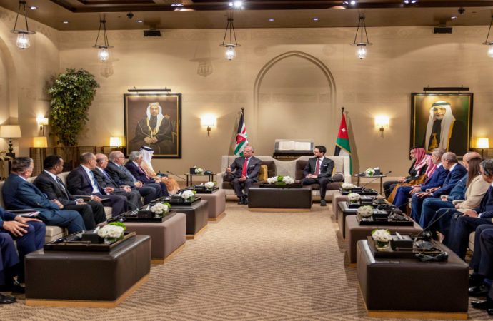 الملك يحذر من خطورة استغلال اضطرابات المنطقة لفرض واقع جديد في القدس