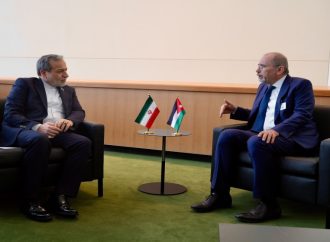 الصفدي خلال لقائه عراقجي يجدد إدانة الاعتداءات الإيرانية على الأردن ودول الخليج