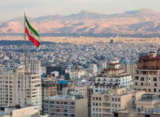 الصفدي: علاقات عربية إيرانية “طيبة” تتطلب وقف تدخل طهران في شؤون الدول العربية