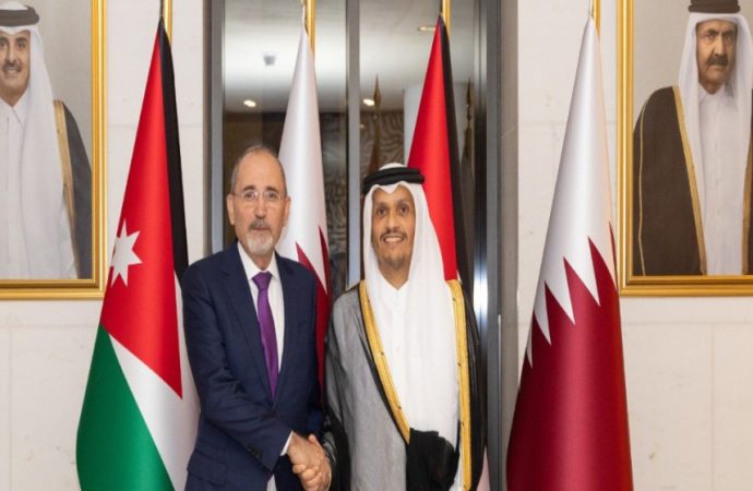 الصفدي ونظيره القطري يبحثان جهود خفض التصعيد وضمان حرية الملاحة البحرية