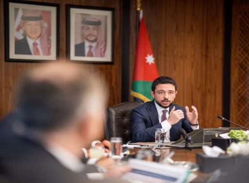 نائب الملك يؤكد ضرورة وضع مصلحة المواطن في مقدمة الأولويات