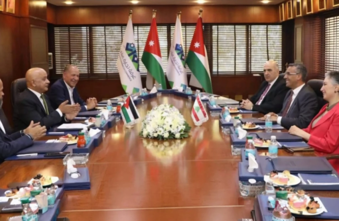 “تجارة الأردن وعمّان” تدعو لبناء تكامل غذائي مع لبنان وسوريا