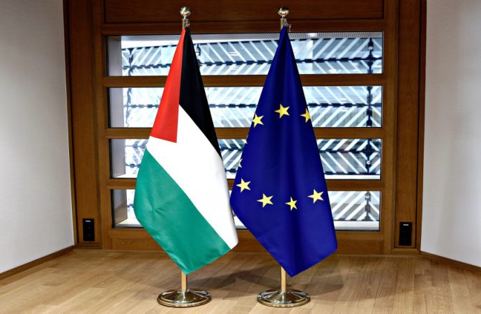 الاتحاد الأوروبي يحث واشنطن على إعادة النظر في رفض تأشيرات الوفد الفلسطيني