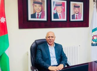 خليل قطيشات يهنئ الدكتور رائد كناكرية
