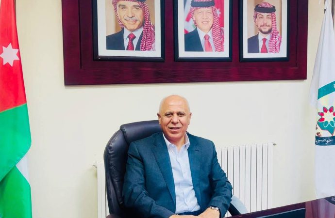 خليل قطيشات يهنئ الدكتور رائد كناكرية