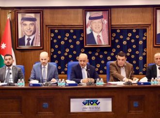 الهيئة العامة لغرفة تجارة عمّان تقرّ التقريرين الإداري والمالي لعام 2025 عمّان – أقرت الهيئة العامة لغرفة تجارة عمّان، خلال اجتماعها السنوي العادي التاسع عشر الذي عقد اليوم السبت، التقريرين الإداري والمالي عن أعمال مجلس إدارة الغرفة لعام 2025.