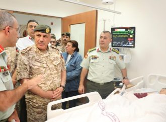 بتوجيهات ملكية .. الجيش يخلي 8 مصابين بحادثة الكرك إلى المدينة الطبية