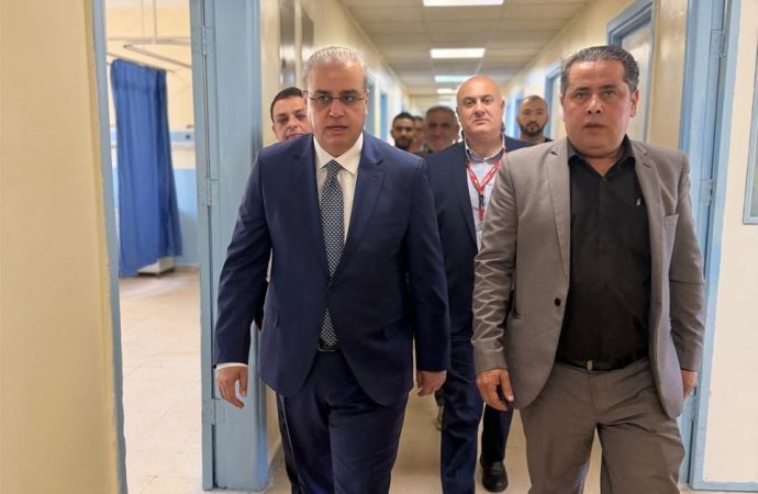 البدور يفتتح وحدة عمليات جراحة الأعصاب وقسم العلاج البيولوجي ويتابع تأهيل مبنى الأمراض الصدرية في مستشفيات البشير