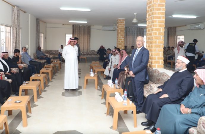 مندوبا عن الملك وولي العهد.. العيسوي يعزي عشيرة الهقيش