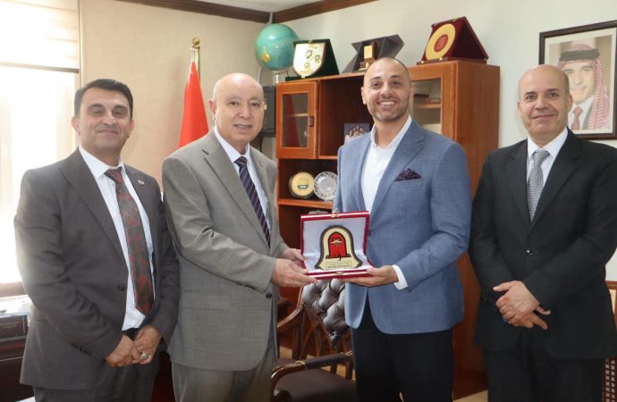 مؤتة: النعيمات يؤكد أهمية الشراكات الاستراتيجية في دعم الريادة والابتكار وتمكين الطلبة من توظيف الذكاء الاصطناعي
