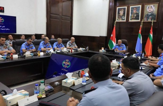 المعايطة يؤكد رفع جاهزية الدفاع المدني للتعامل مع الظروف الجوية خلال الشتاء