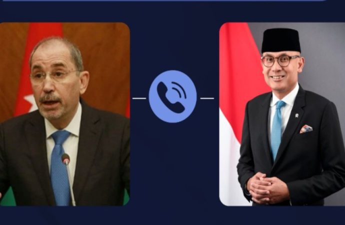 الصفدي يبحث مع نظيره الإندونيسي تعزيز التعاون والأوضاع الإقليمية