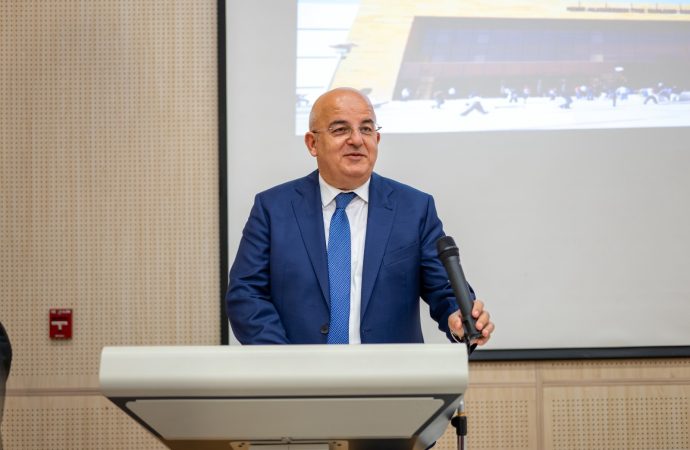 د. الحياري: التعليم الجامعي يمر بمرحلة تحول كبرى تستدعي المواكبة والتكيّف