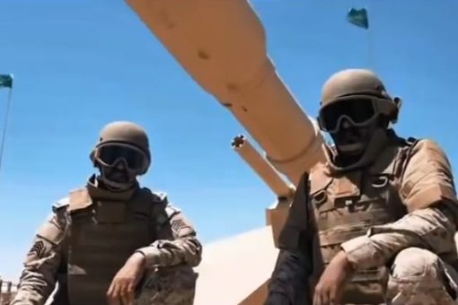 معالي المستشار تركي آل الشيخ يرد على الفنان عمر العبداللات