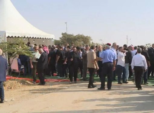 ولي العهد والملكة يقدمان واجب العزاء بشهداء الوطن
