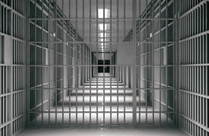 النزاهة: توقيف 3 موظفين في “العلوم والتكنولوجيا” بتهمة اختلاس 120 ألف دينار