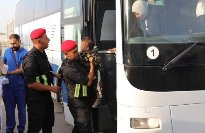 الجيش: إجلاء 20 طفلًا غزيًا لاستكمال علاجهم في المستشفيات الأردنية