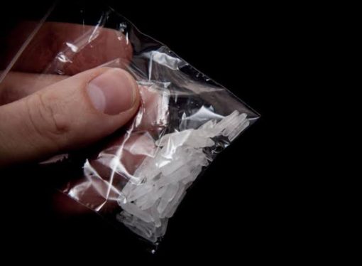 مكافحة المخدرات تتعامل مع 104 قضايا للكريستال