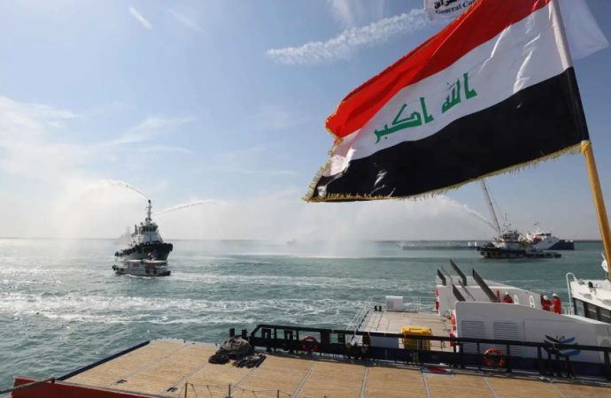 العراق: نقل مليوني برميل من النفط الخام إلى خارج مضيق هرمز