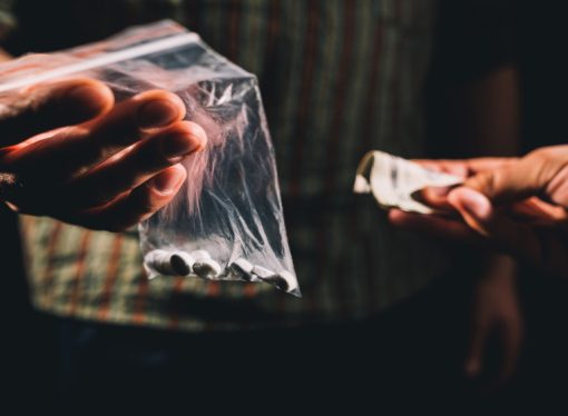 مكافحة المخدرات تتعامل مع 101 قضية كريستال خلال الأسبوع الـ 10 من حملتها
