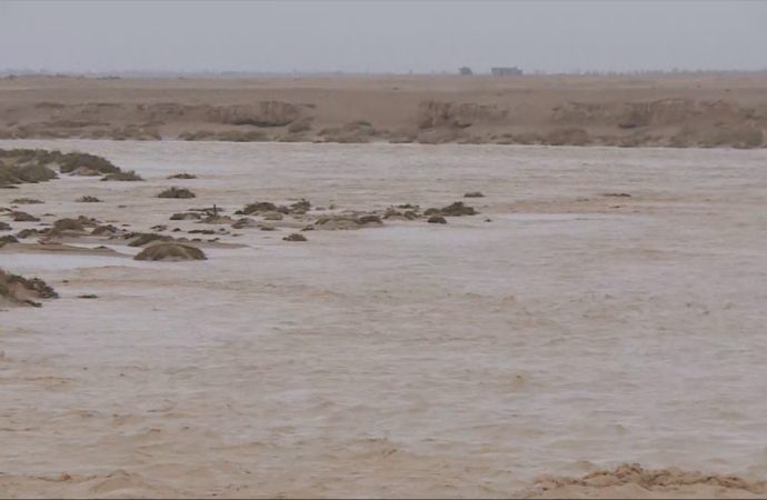 الأرصاد تحذر من أمطار غزيرة في جنوب وشرق المملكة