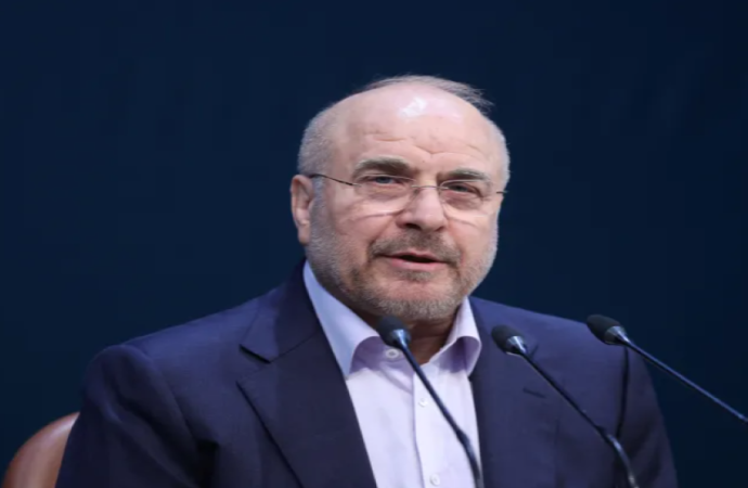 رئيس البرلمان الإيراني: نقاتل ونتفاوض لإجبار واشنطن على قبول مطالبنا