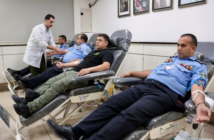 الأمن العام ينظّم حملة للتبرع بالدم في مدينة الحسين الطبية ومستشفى الأمير علي العسكري دعماً لمصابي جريمة الكرك الارهابية